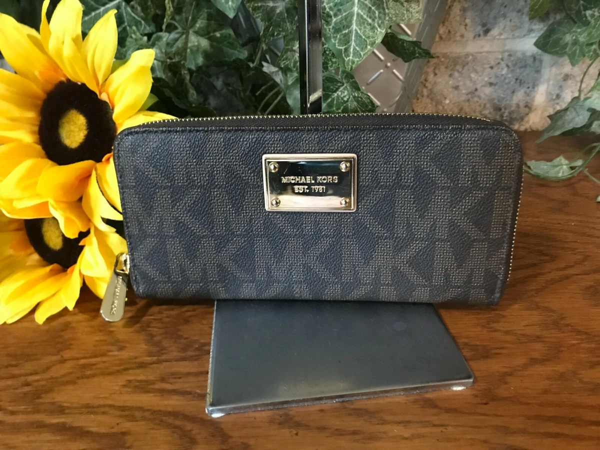 MICHAEL KORS JET SET TRAVEL LOGO CONTINENTAL WALLET ZIP AROUND