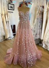 Spaghetti Straps Crystal Belt Wedding Dresses A-Line Sleeveless 3D Floral Lace