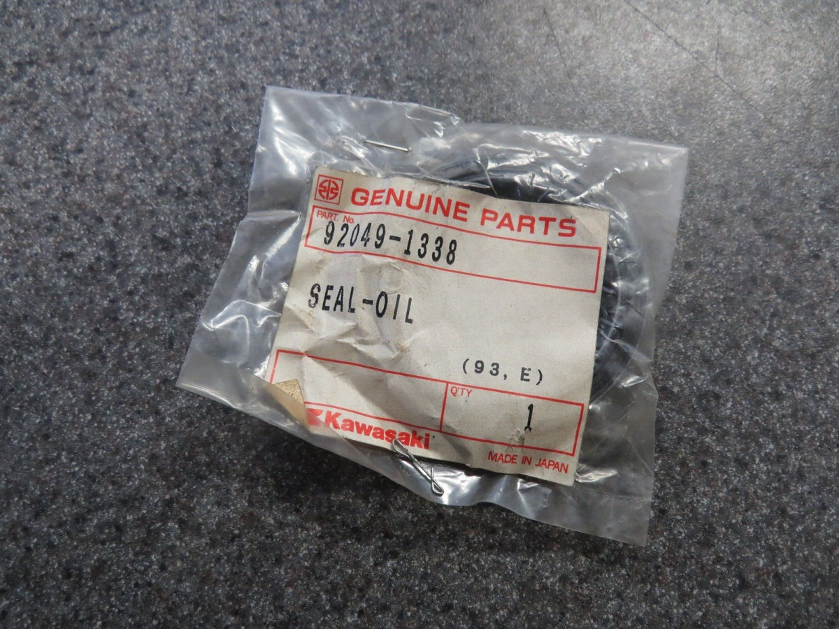 N子 NOS Kawasaki OEM Oil Seal 1990 KX125 KX250 KX500 88-90 ZX1000