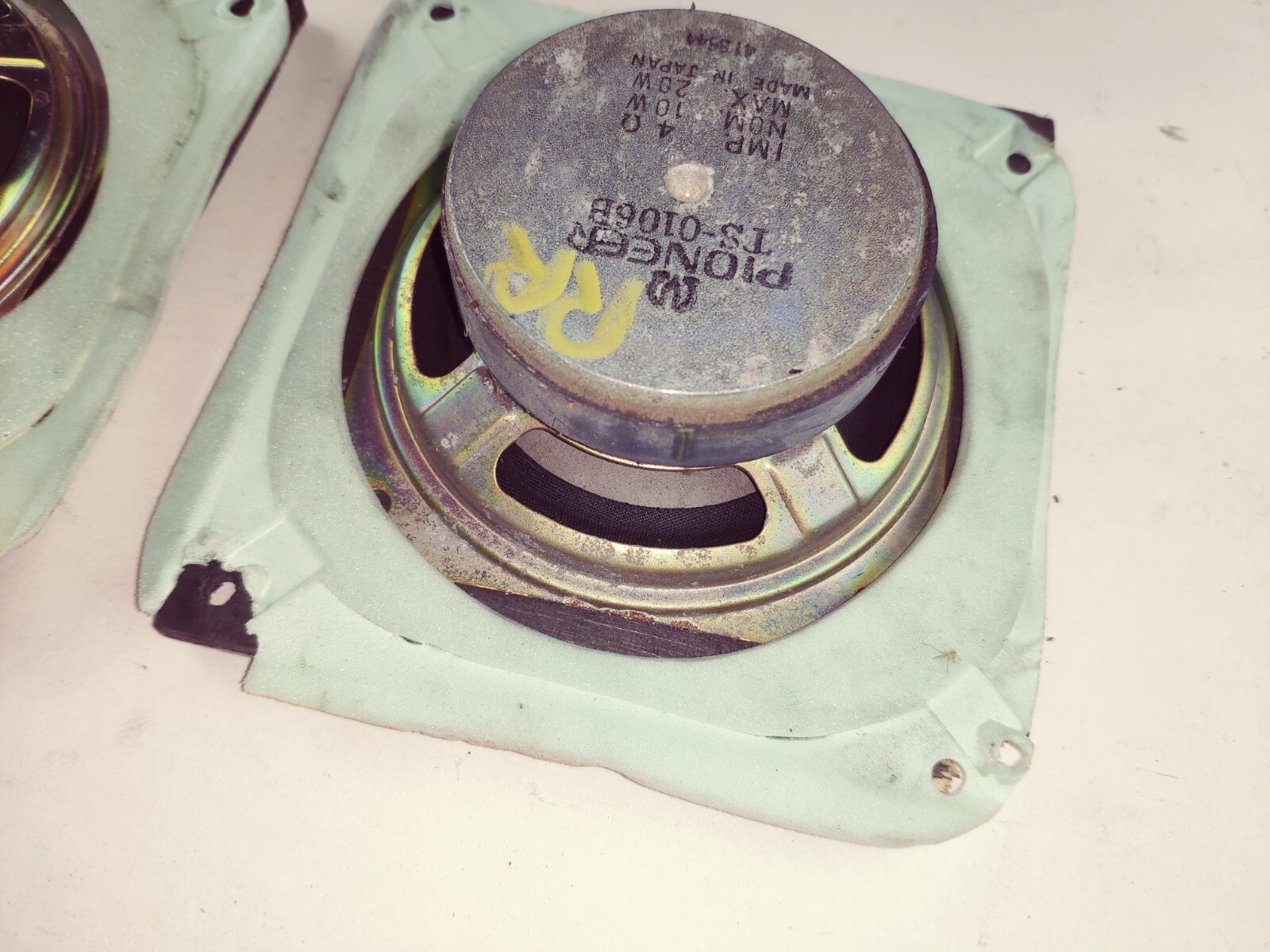 Bentley Eight 1987 REAR RIGHT/LEFT DOOR SPEAKERS ts0106b