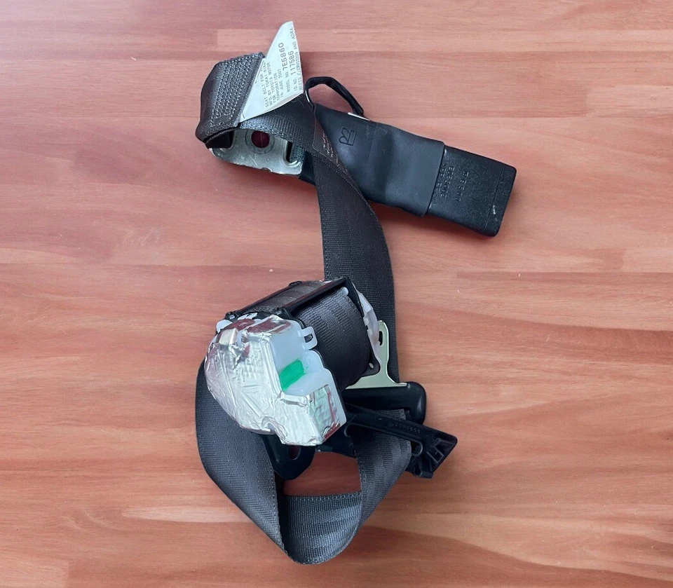 Cinturón de seguridad central trasero Lexus GS350 GS450h 2007-2011 E063002 probado por equipos originales Foto 3 de 4