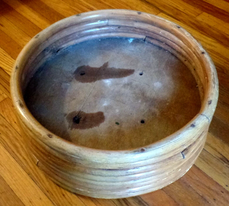 Antigua mesa redonda vintage de bambú claro sin tapa de cristal Foto 3 de 4