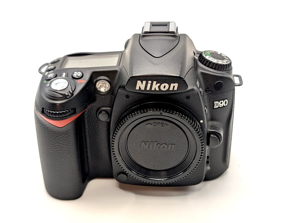 Nikon D90 12.3MP DX APS-C DSLR Digital Camera (Body only) *LOW Shutter Count* - image 4 of 4