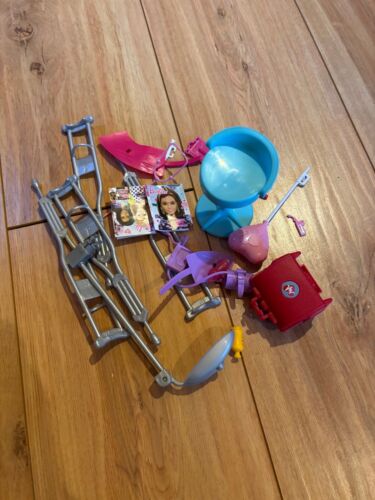 Barbie 2 in 1 Krankenwagen und Klinik Mattel FRM19, vollständig mit Anleitung - Bild 6 von 6