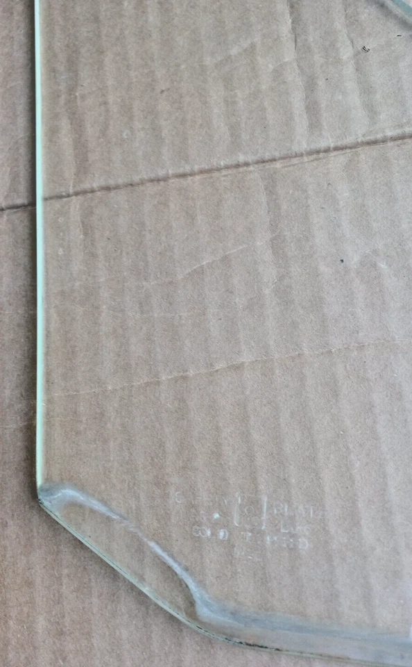 1964 - 65 PONTIAC GTO LeMans - Vent Glass Driver Side Greenish OEM LOC-110 - Image 2 of 4