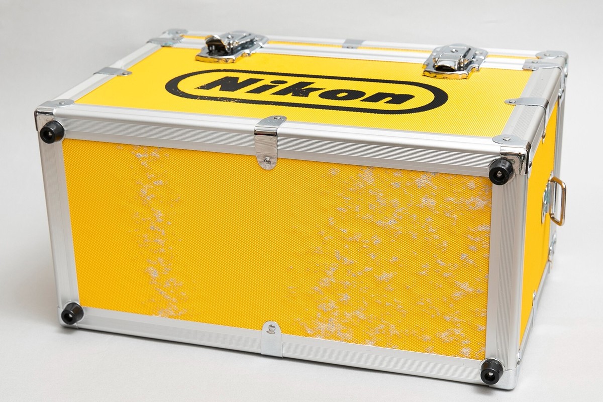 FedEx ✈ [Ex+5] Nikon Vintage Yellow Hard Aluminum Camera