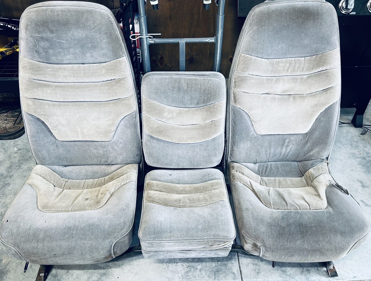 1992-1996 Ford F-Series 40-20-40 Bucket Seat With Mounting Frame