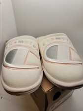 Woman's Slippers Champion Sleepover II White / Pink Size 8
