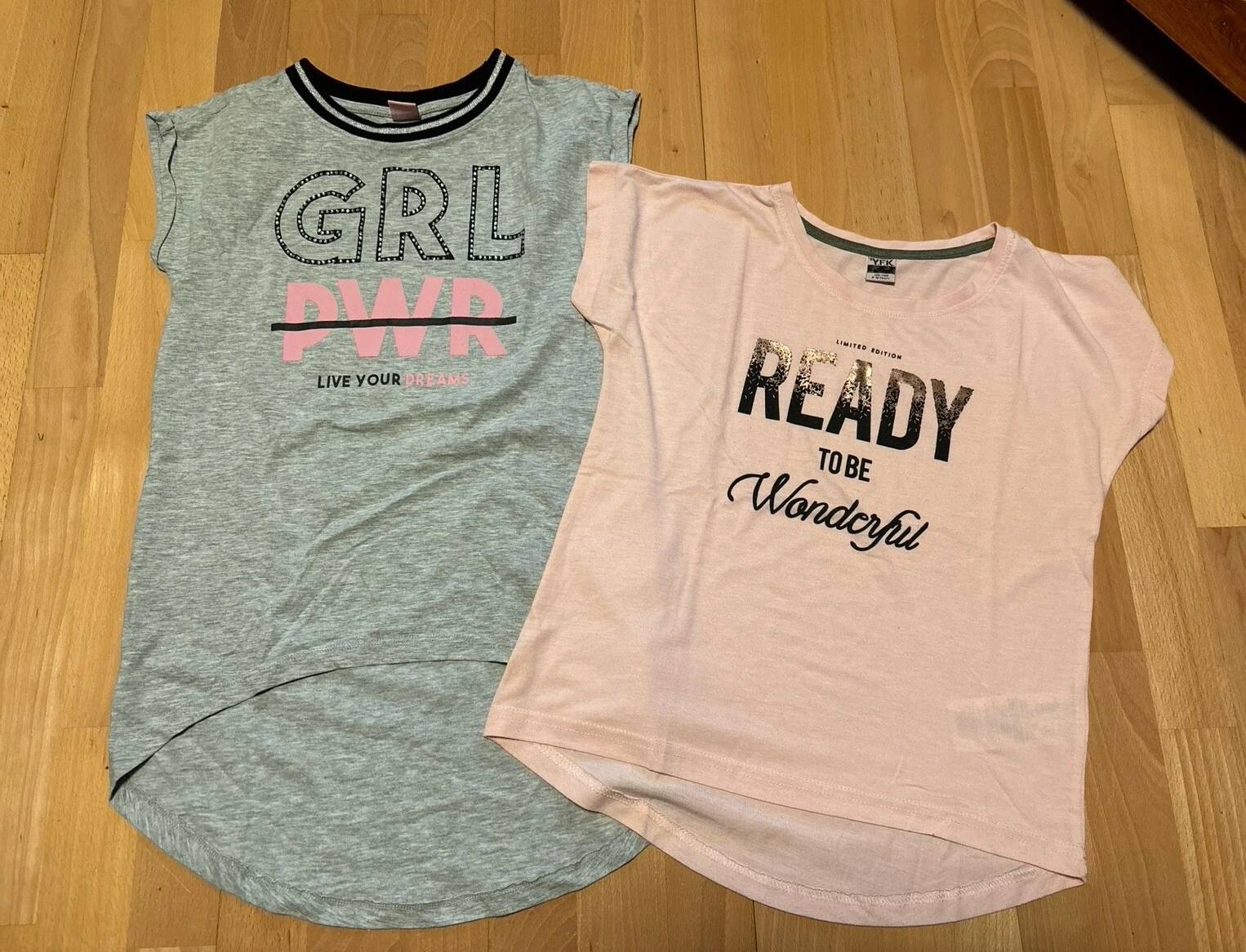 T-Shirts, 2 Stück, Größe 134/140, wurden nie getragen