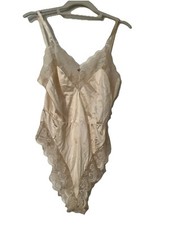 VTG Maidenform Chantilly Nylon Lace Teddy Bodysuit Playsuit Shiny Silky Size 33