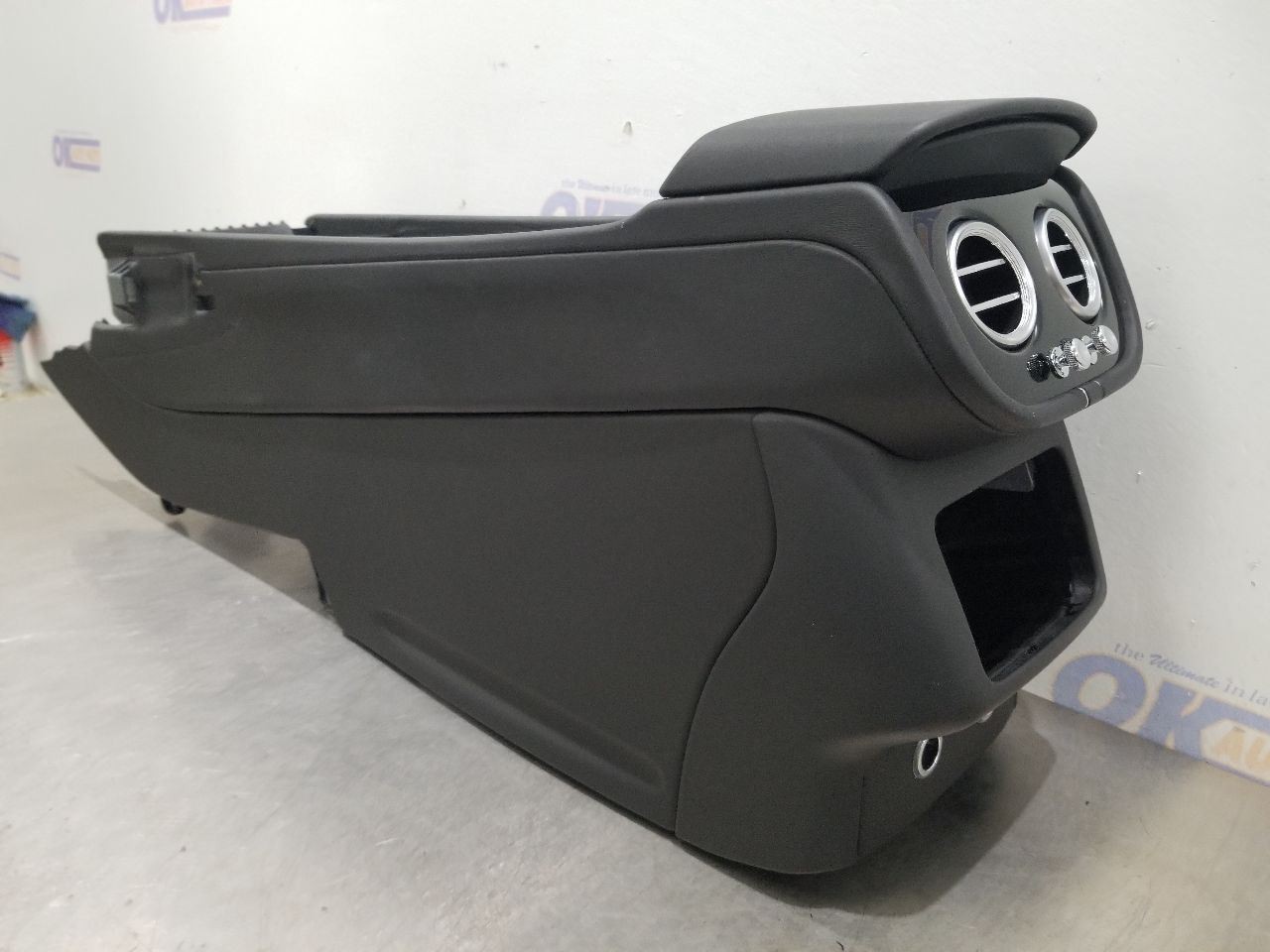 17 BENTLEY BENTAYGA FRONT FLOOR CENTER CONSOLE BASE BLACK LEATHER 36B863115A
