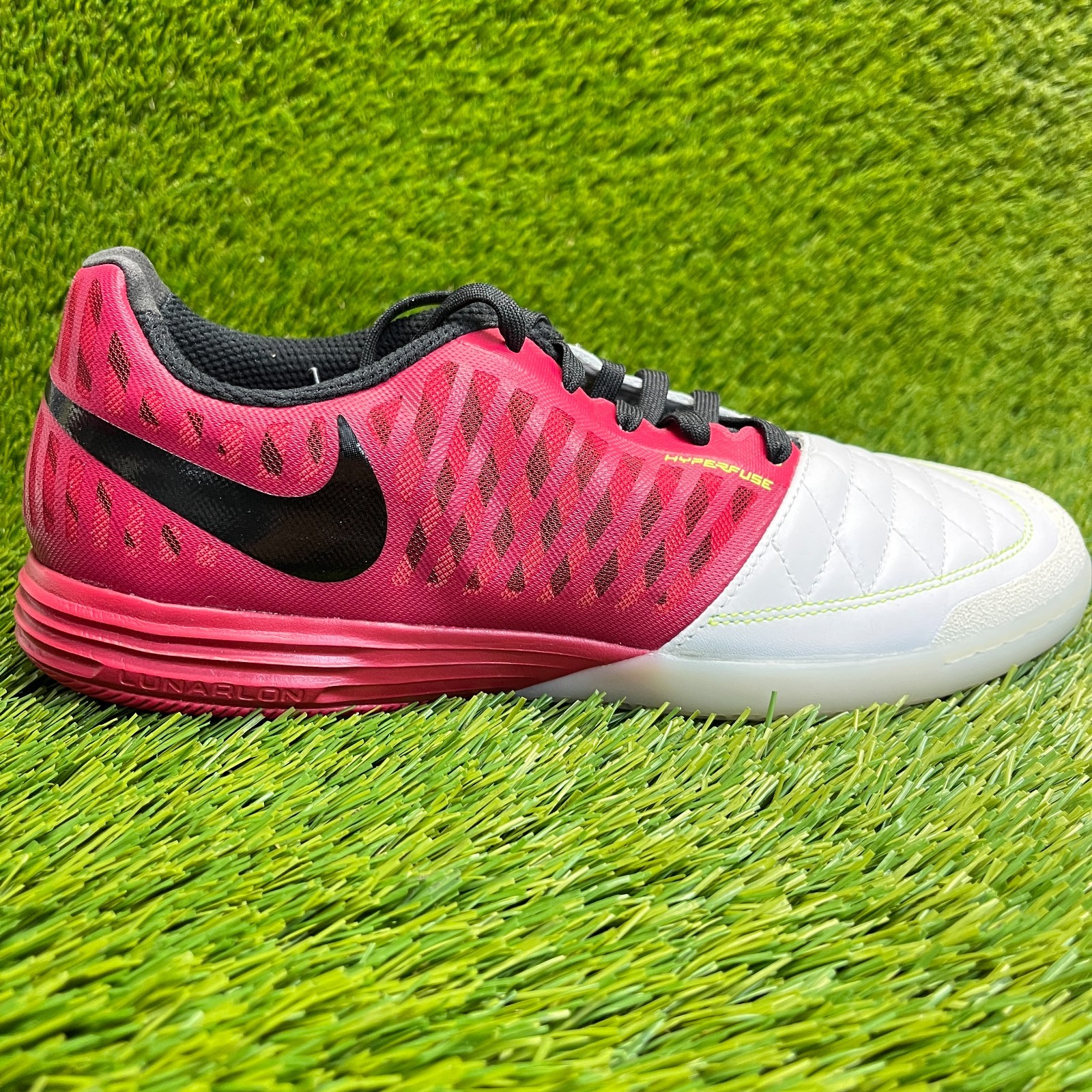 Nike Lunargato II 2 Gato Mens Size 9 White Red Black Running Indoor Soccer Shoes