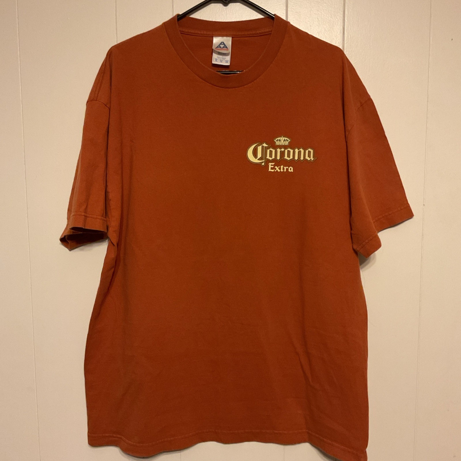 vintage corona extra beer pinup girl t shirt men size XL BURNT ORANGE logo back