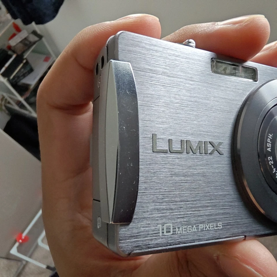 Panasonic Lumix DMC-FX500, photo 2 of 4