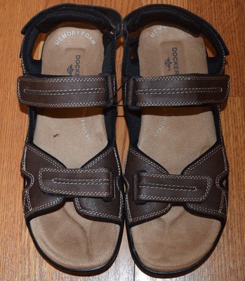 dockers memory foam sandals