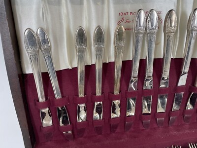 1940s First Love Silverplate 113 piece Set Chest 1847 Rogers Bros