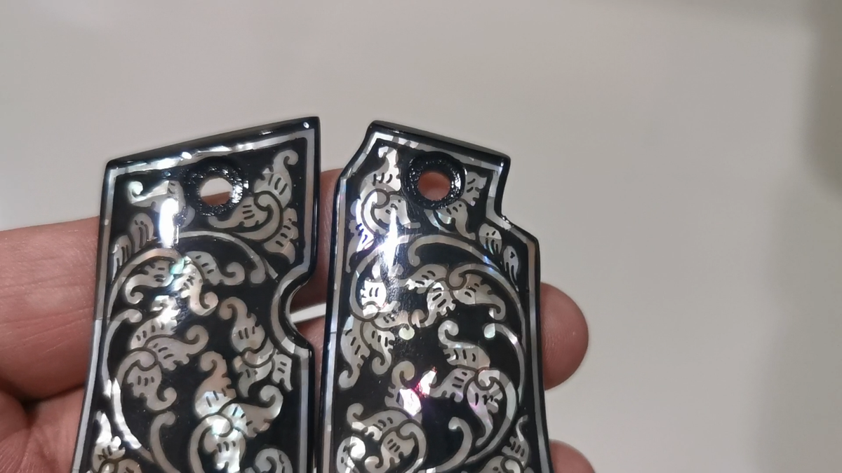 COLT MUSTANG POCKETLITE 380 GRIPS GENUINE PEARL BlACK ART FlOWER