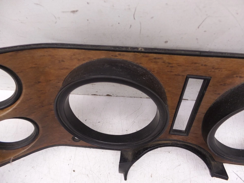 70-78 科迈罗仪表板仪表簇簇边框装饰原装 GM 6264712 — 第 4/4 张图片