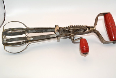 Antique Hand Crank Egg Beater Mixer Red Wood Handles Ball Bearing Kitchen Tool