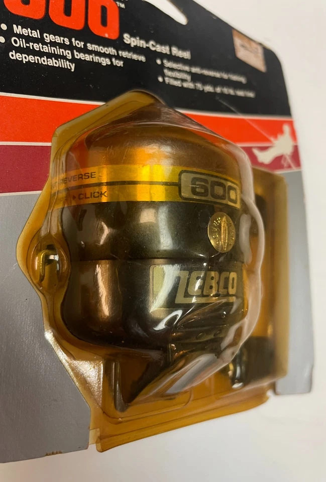 New Vintage 1981 Zebco 600 Copper Top Spincast Fishing Reel Metal Foot USA - Image 2 of 4