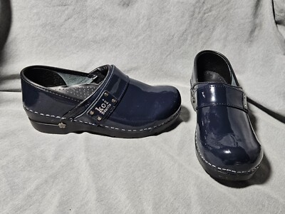 Koi By Sanita Clogs Euro Size 39 Womens Navy Blue Patent Leather  Nursing