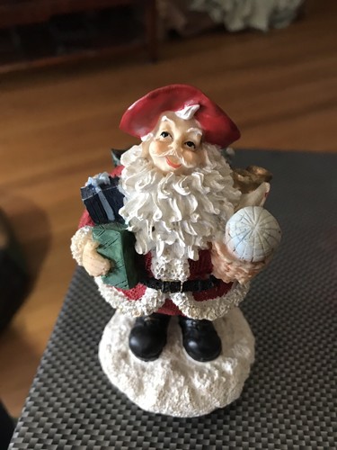 3 Santas - Picture 3 of 9