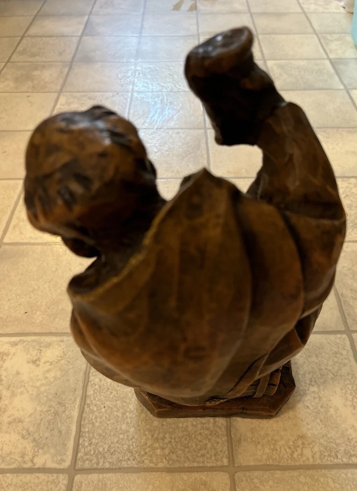 Mönch aus Wachs auf Bierfass, ca. 32 cm hoch, dekorative Figur