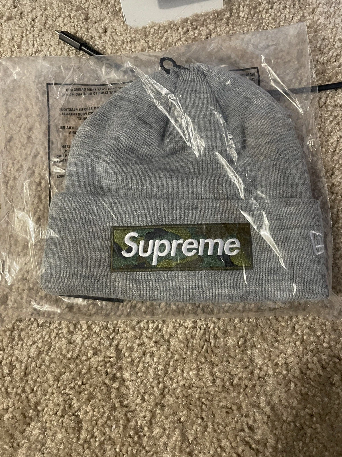 Supreme New Era Box logo Beanie   Camouflage gris bruyère   FW23