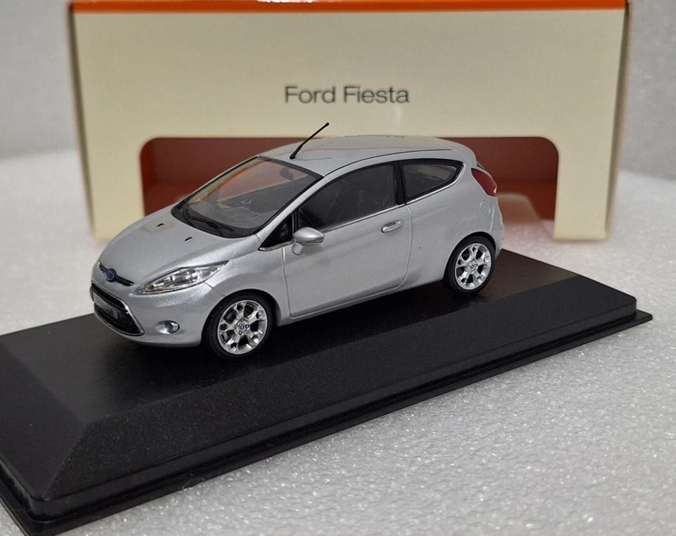 WOW Ford England Fiesta 2008 Silver 1:43 Minichamps Dealer Edition RARITY!! - Image 3 of 4