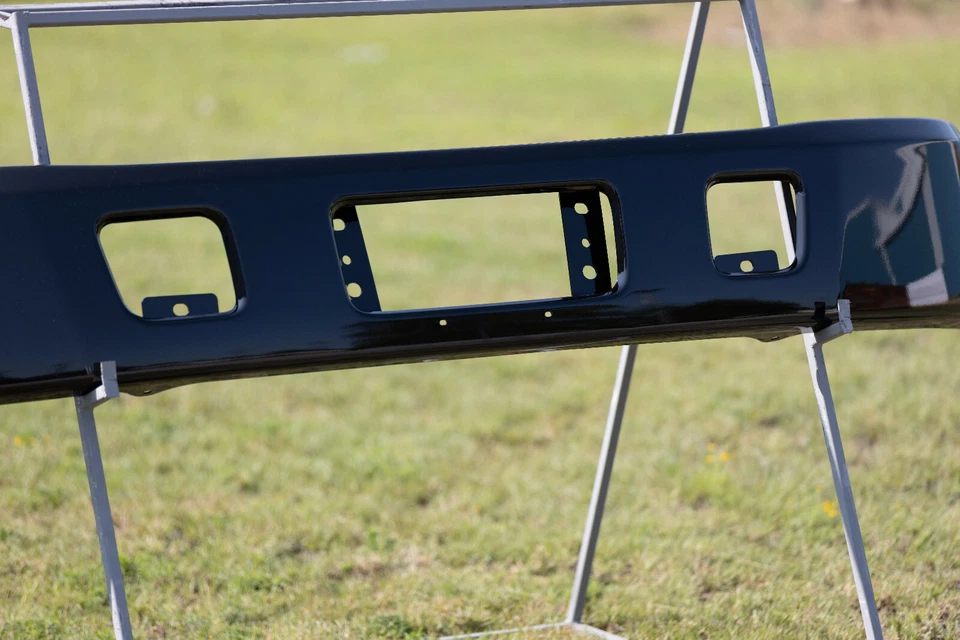 Parachoques Hino 268 / 268A - 14" de alto, pintado de negro - ¡Ajuste perfecto garantizado! Foto 2 de 4