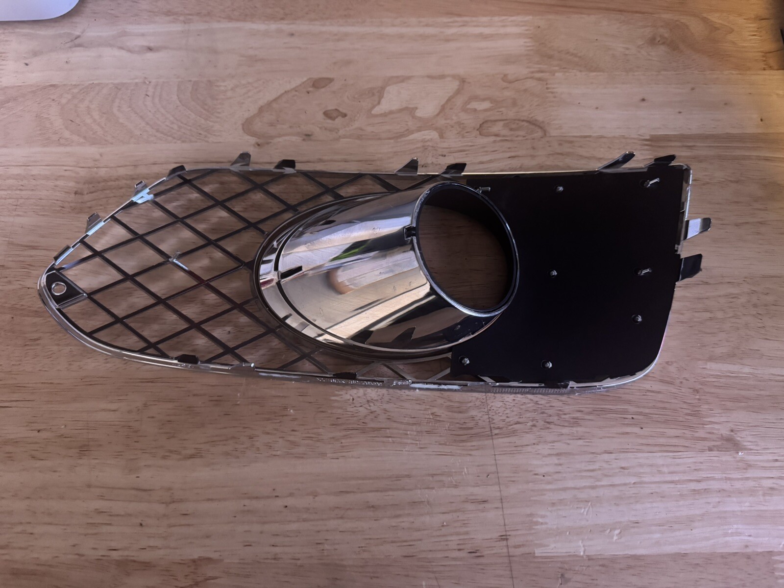 2016-2019 Bentley Bentayga Left Front Bumper  Lower Grill