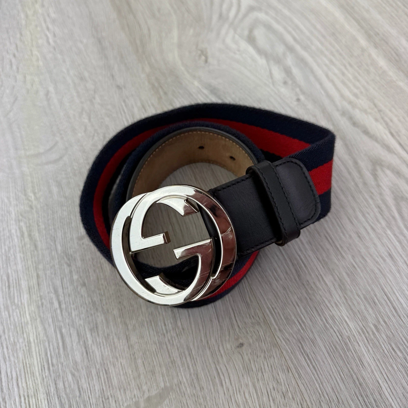 • Ceinture Gucci Web Interlock GG boucle argentée   85 (convient au Royaume Uni 28 32) • Pré aimée 