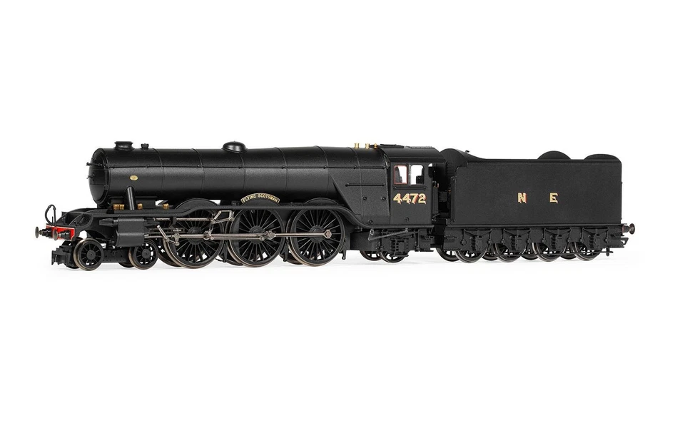HORNBY R30454 LNER NE 4472 FLYING SCOTSMAN VE DAY 4-6-2 STEAM LOCOMOTIVE MODEL - Image 2 of 4