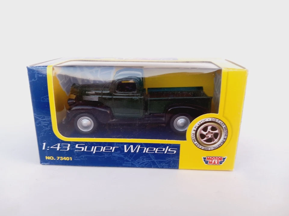 1/43 O scale Motormax 1941 Plymouth pickup green truck pull back motor - Image 2 of 4