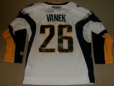 AUTHENTIC CCM Replica THOMAS VANEK Buffalo Sabres SLUG JERSEY Youth L/XL Vintage