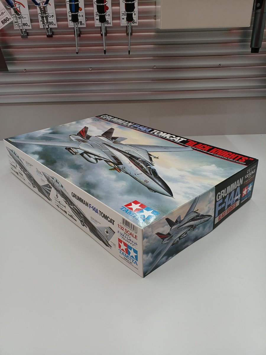 TAMIYA F-14A Tomcat Black Knights Grumman 1/32 Plastic Model Kit