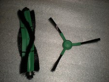New Genuine iRobot Roomba Vac Essential Q011020 Robot Head Roller  Side Brush