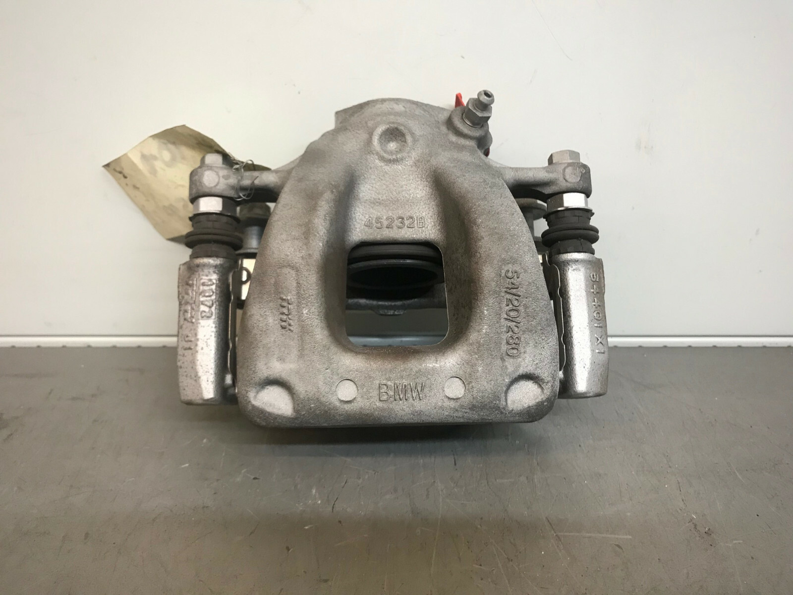 Original BMW i3 I01 Bremssattelgehäuse Bremsträger vorne rechts