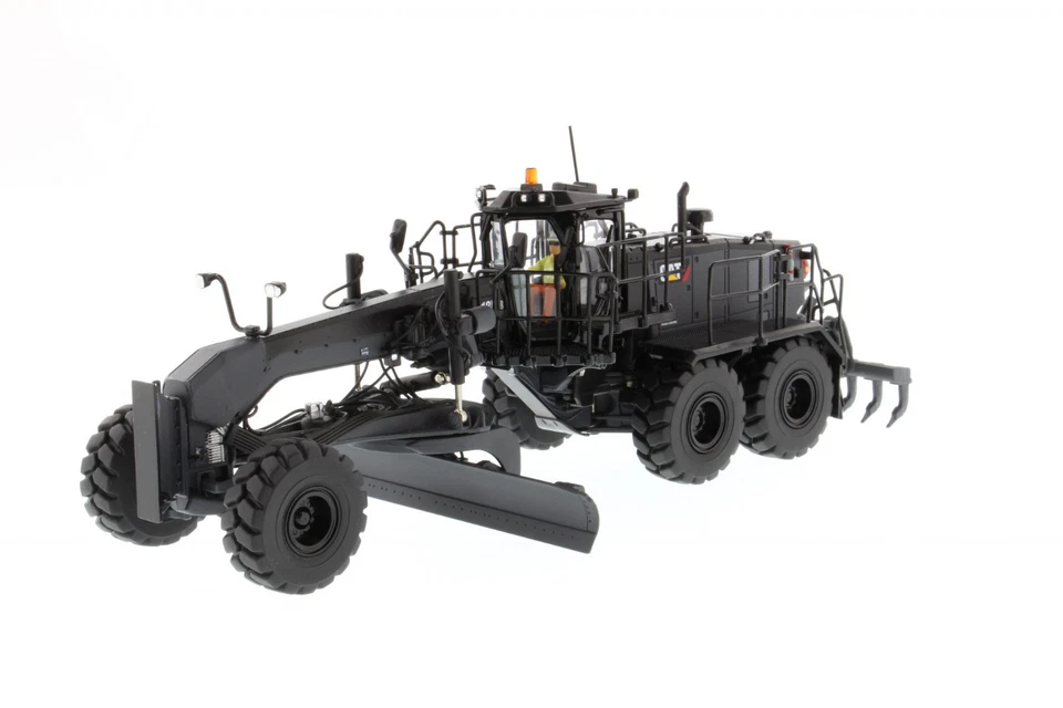 DM 85522 Caterpillar CAT 18M3 Motor Grader Special Edition Black Onyx 1:50 - Image 2 of 3