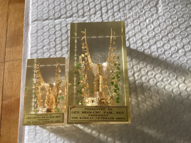 2  Gold Plated Korean Vet.2RETIRED GENERAL JADE Pieces Lucite Cube Paperweight