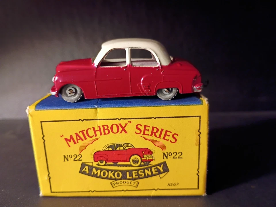 Matchbox #22A Vauxhall Cresta 1956  Off White Roof  Orig B4 Box - Image 2 of 4