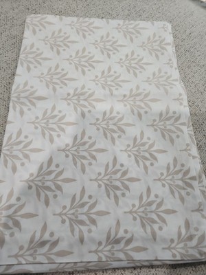  Standard Pillowcases, Set Of 2 White W/ Tan Leaves, A14