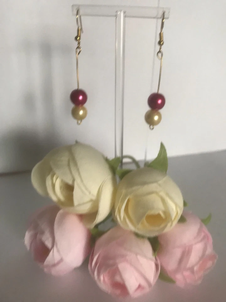 Boucle d'oreille à perle nacrée rouge et blanc - Photo 1/1