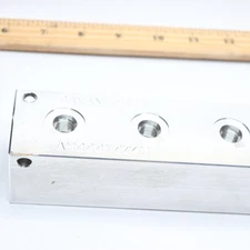 Manifold 3000 Psi Zero Degree Ten Station # 4 SAE Aluminum 1/4" Ports AH0001004S