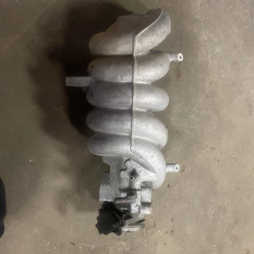 Colector de admisión y cuerpo del acelerador 98-00 Volvo V70R V70 S70 6842423 B5234T #1585E Foto 3 de 4