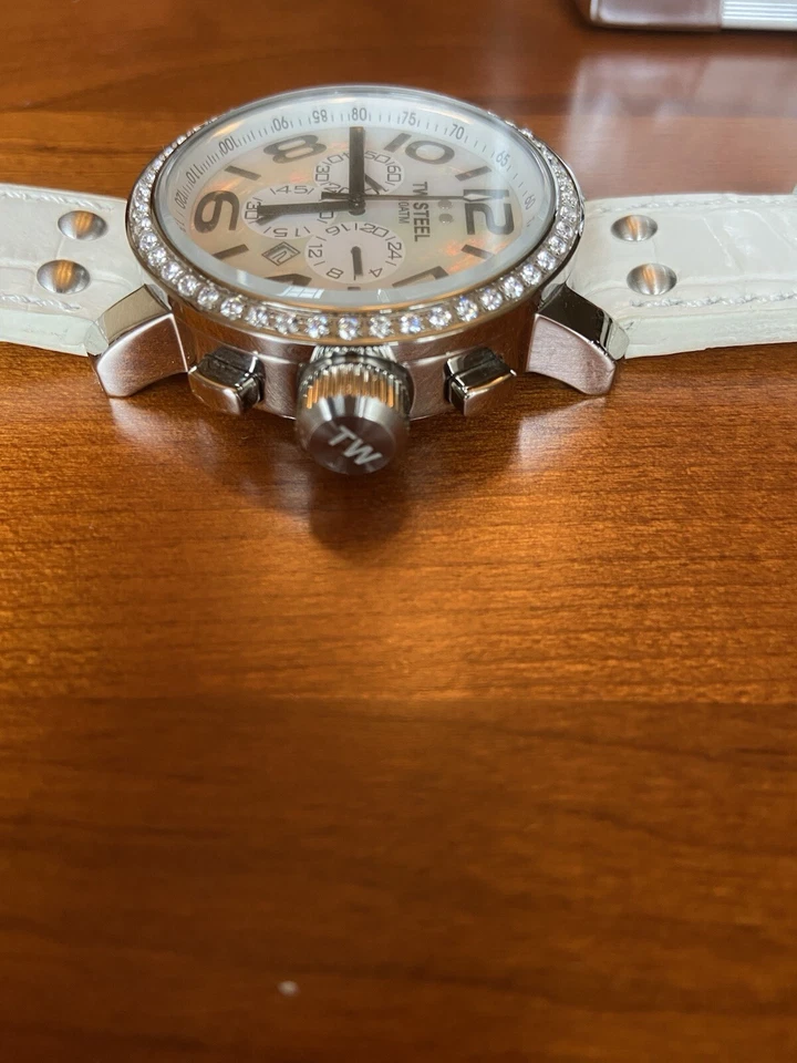 TW acero oversize esfera blanca nácar con tres Crono,s. Velocímetro Foto 4 de 4