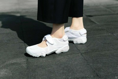 Nike Air Rift Breathe BR Women's Triple White 848386-100 Size 5.5 US | eBay