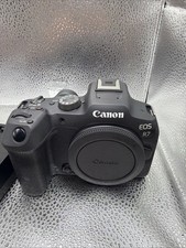 **MINT** Canon R7 32.5 MP APS-C CMOS Sensor Mirrorless Camera