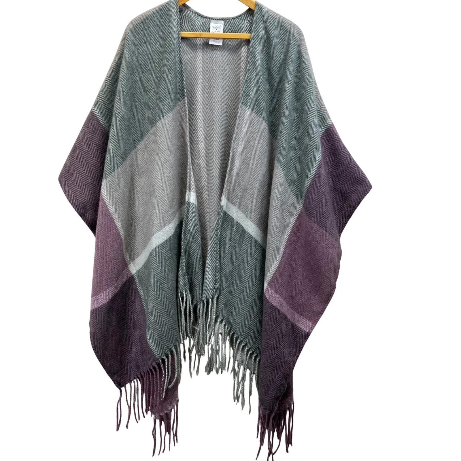 Woolrich Cozy Blanket Wrap Women One Size Herringbone Fringe Hem Poncho Reagan
