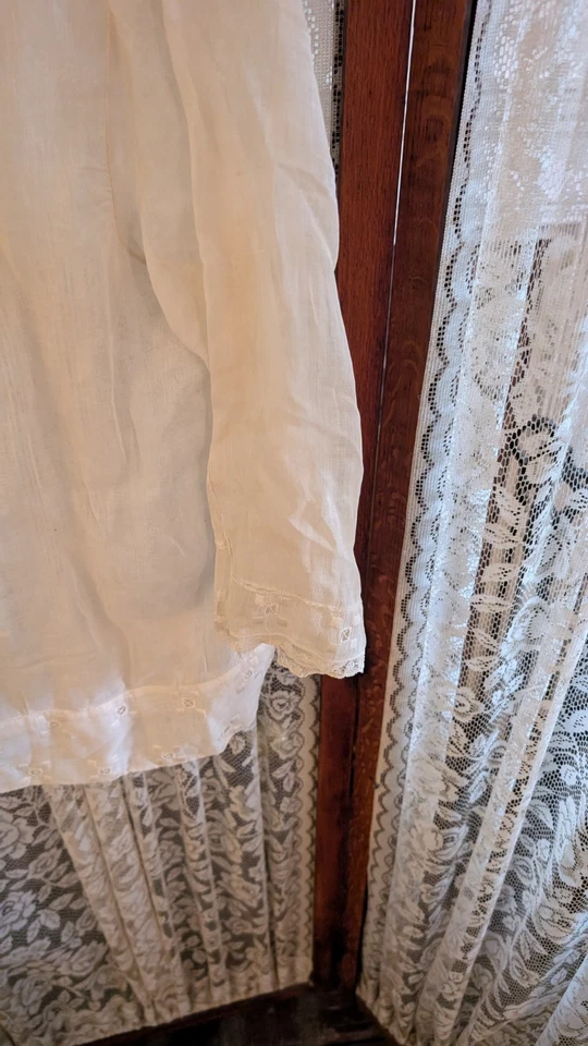 Edwardian Art Deco Ivory Embroidered Waist Tie Blouse 40 " Bust - Image 4 of 4